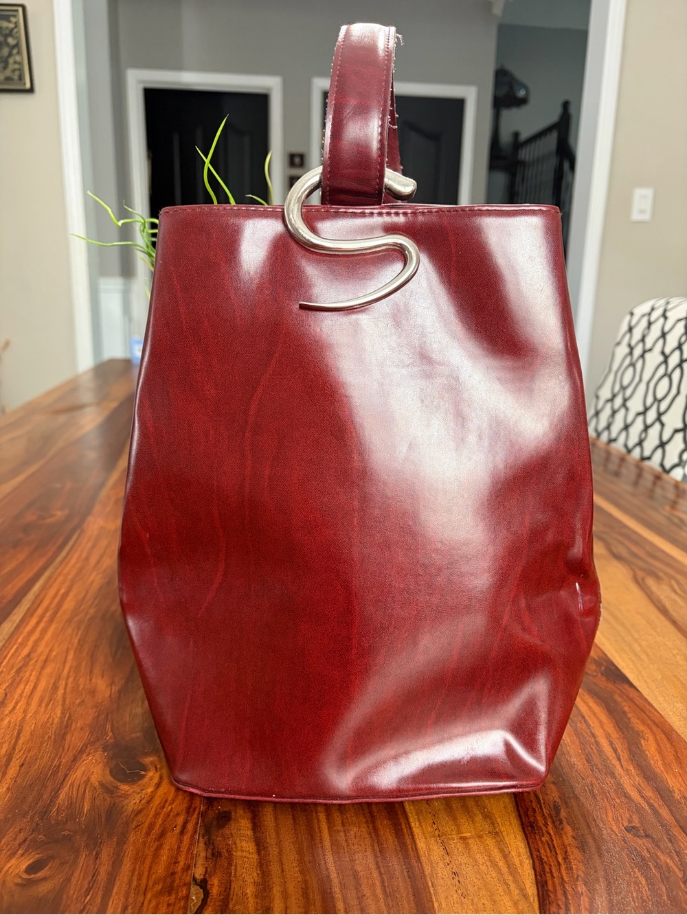 Source Unknown unique Burgundy Shoulder Bag with Silver Accent Very pretty